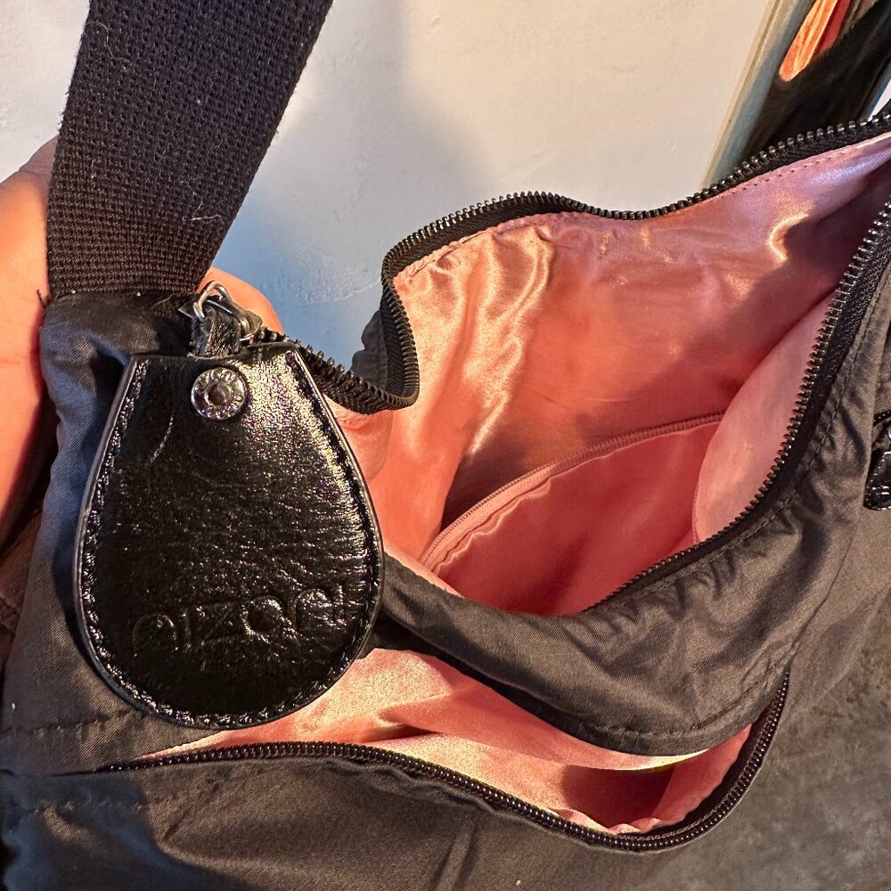 Black bag with a couple of pockets